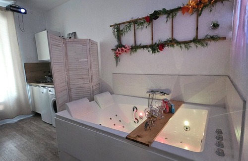 Quartier Chorier-Berriat Apartment | 🏠 2005🔥 Double Jacuzzi 🛁appart Cosy 🚊 Tram à 50m