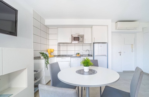 Roses Town Center Apartment | 2008-AV DE RHODE Apartment with wifi near the beach