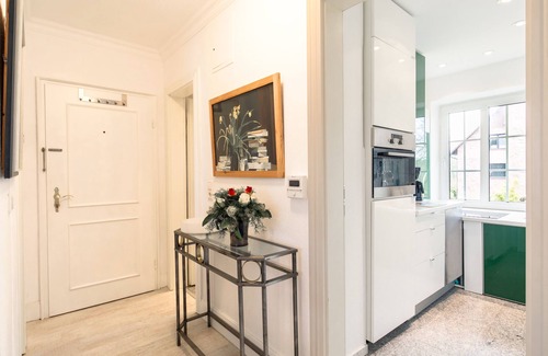 Poppenbuttel Apartment | 2018 modernized feel-good oasis with lots of comfort and charm, sunny and quiet