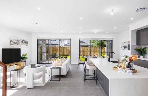 Sunnybank Hills House | 2024 Brand-new 5BR Comfort House in SunnybankHills