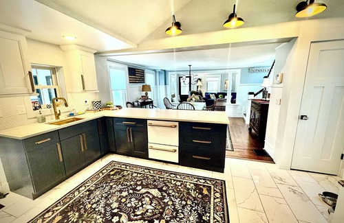 Cazenovia House | 2025 updated home! 2 bed & 1.5 baths in the Village of Cazenovia!