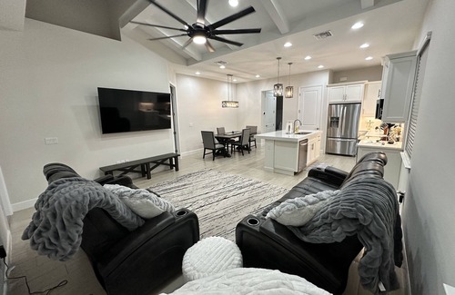 Naples Cottage | 2026 Snowbird Paradise, Isles of Collier Preserve, Bundle & Save Dec-April 2026