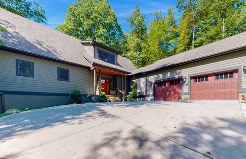 Brevard House | 204 m² House ∙ 3 bedrooms ∙ 8 guests
