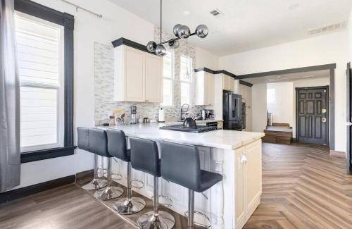 Oak Center House | 204 m² House ∙ 4 bedrooms ∙ 10 guests