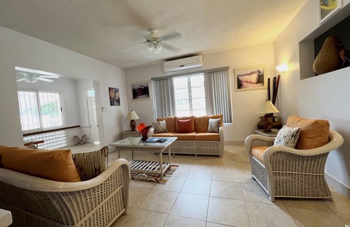 Reeds Bay House | 204 m² House ∙ 4 bedrooms ∙ 7 guests