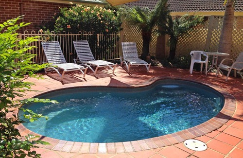 Vincentia Hotel | 205 m² Motel ∙ 3 bedrooms ∙ 127 guests