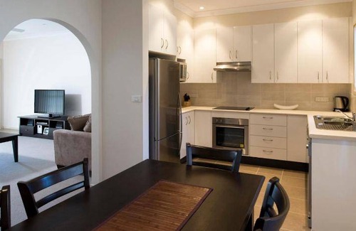Vincentia Hotel | 205 m² Motel ∙ 3 bedrooms ∙ 127 guests