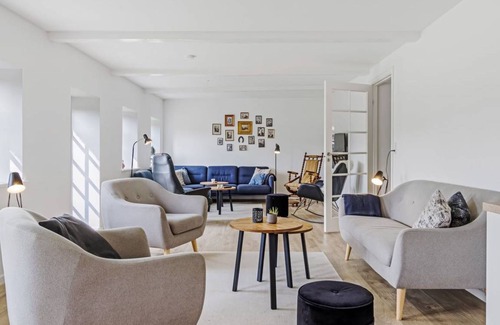 Gram House | 206 m² House ∙ 1 bedroom ∙ 14 guests