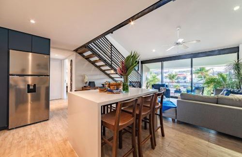 R House | 2073 - Mixie 307
