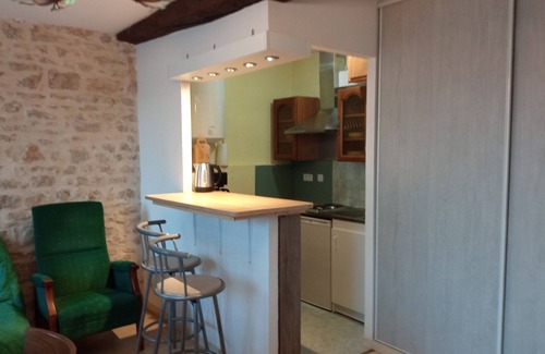 Gencay Apartment | 20min Poitiers city center apartment close to all amenities and attractions