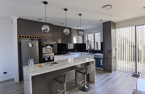 Mount Roskill House | 21 m² House ∙ 4 bedrooms ∙ 8 guests