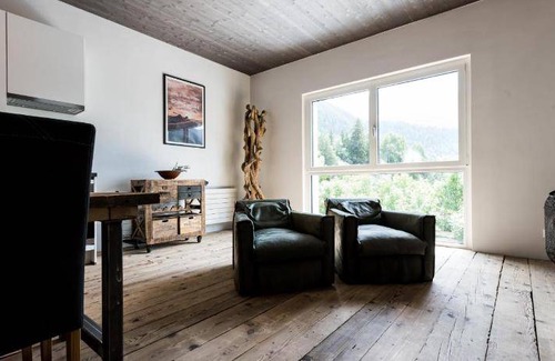 Fiesch Apartment | 210 m² Apartment ∙ 3 bedrooms ∙ 6 guests