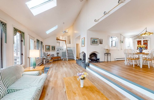 Lagoon Heights House | 210 m² House ∙ 3 bedrooms ∙ 6 guests