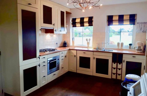 Tiendeveen House | 210 m² House ∙ 4 bedrooms ∙ 12 guests
