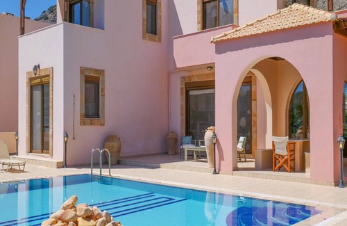 Lindos House | 210 m² House ∙ 4 bedrooms ∙ 9 guests