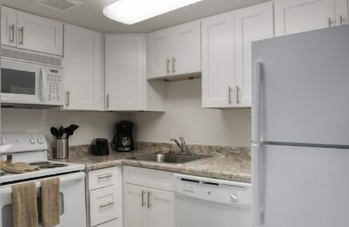 New Papago Parkway Apartment | 210 Scottsdale Escape: Fully Furnished Vacation Rental with Resort Amenities