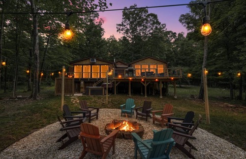 Berkeley Springs Cabin | 211 m² Cabin ∙ 5 bedrooms ∙ 14 guests