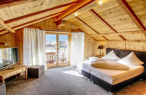 Stumm Apartment | 212 m² Apartment ∙ 4 bedrooms ∙ 10 guests
