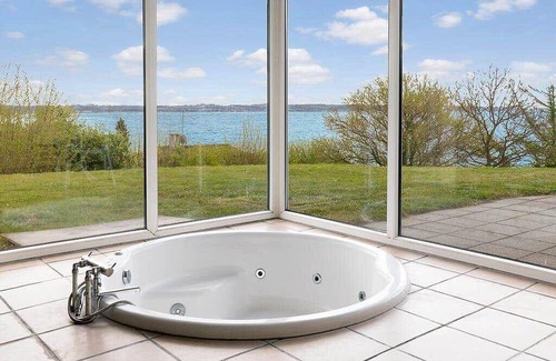 Handrup Strand House | 215 m² House ∙ 5 bedrooms ∙ 13 guests