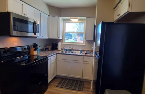 Franklin House | 219 Maxwell St - Unit C · A great newly renovated place to stay in Franklin
