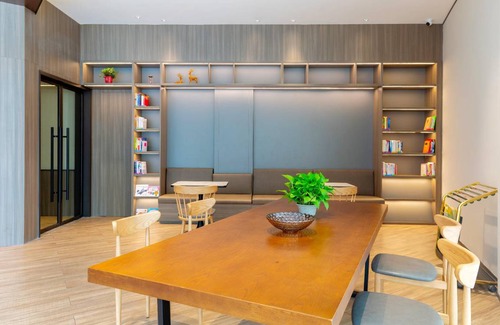 Zengdu District Hotel | 22 m² Hotel ∙ 2 guests