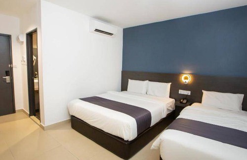 Kampung Bahasa Kapor Hotel | 22 m² Hotel ∙ 8 guests