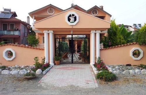 Dalyan City Center House | 220 m² House ∙ 5 bedrooms ∙ 11 guests