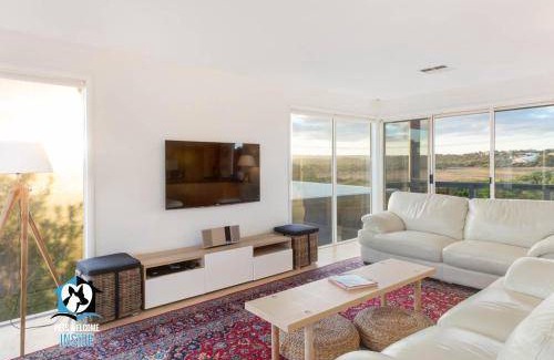 Goolwa Beach House | 220 m² House ∙ 3 bedrooms ∙ 8 guests