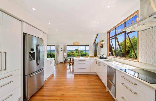 Kawaha Point House | 220 m² House ∙ 6 bedrooms ∙ 18 guests