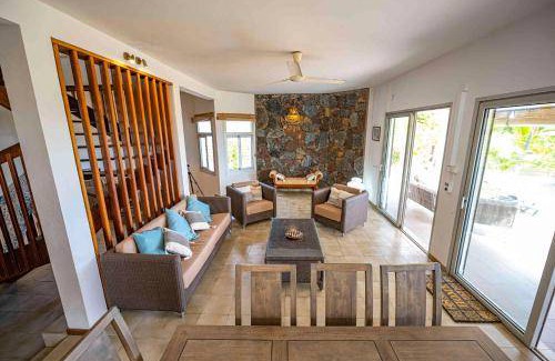 La Saline Les Bains Villa | 220 m² Villa ∙ 6 bedrooms ∙ 14 guests