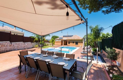 Pinos de Alhaurin Villa | 220 m² Villa ∙ 6 bedrooms ∙ 12 guests
