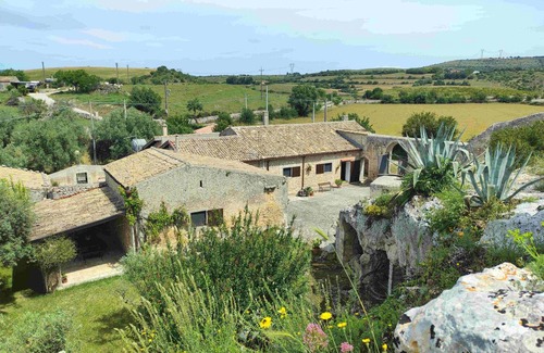 Palazzolo Acreide Villa | 220 m² Villa ∙ 3 bedrooms ∙ 6 guests