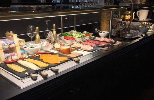 Aalsmeer Hotel | 221 m² Hotel ∙ 5 bedrooms ∙ 12 guests