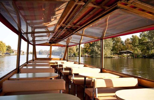 Aalsmeer Hotel | 221 m² Hotel ∙ 5 bedrooms ∙ 12 guests