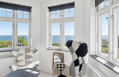 Sandkaas House | 224 m² House ∙ 1 bedroom ∙ 12 guests