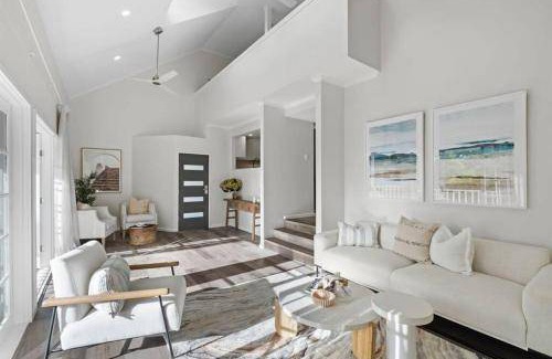 Forresters Beach House | 225 m² House ∙ 5 bedrooms ∙ 10 guests
