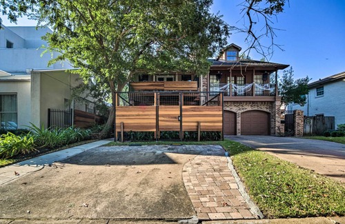 Boulevard Oaks House | 226 m² House ∙ 3 bedrooms ∙ 8 guests