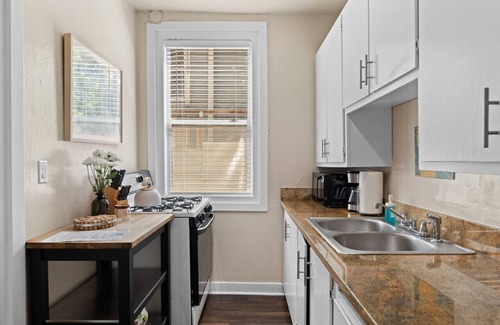 Midtown Sacramento Apartment | 23-1 · Perfect location walking distance to Everything!