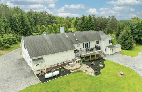 Coudersport House | 23 Acres Farmhouse Hideaway in Coudersport