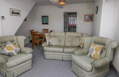 Y Felinheli House | 23 Beach Road