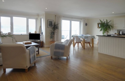 Bigbury-on-Sea Cottage | 23 BURGH ISLAND CAUSEWAY, family friendly in Bigbury-On-Sea
