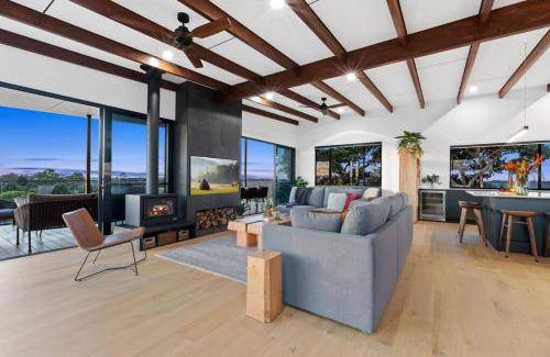 Booroobin Ski Chalet | 230 m² Chalet ∙ 3 bedrooms ∙ 6 guests
