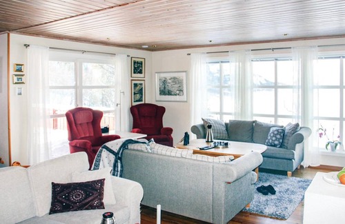 Svolvaer House | 230 m² House ∙ 4 bedrooms ∙ 8 guests