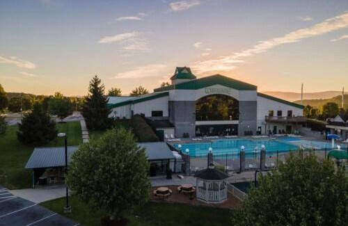 McGaheysville Resort | 230 m² Resort ∙ 4 bedrooms ∙ 12 guests