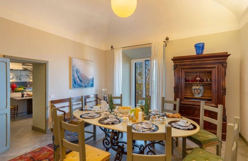 Populonia Villa | 230 m² Villa ∙ 5 bedrooms ∙ 10 guests