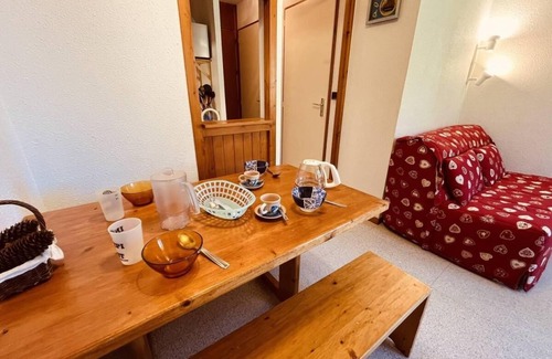 Vallandry Apartment | 230m from resort center, floor -2, balcony, tv, ski locker, 20m², Peisey-Vallandry