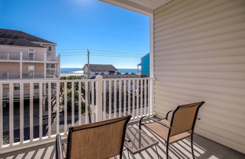 Crescent Beach Condo | 237 m² Condo ∙ 5 bedrooms ∙ 16 guests
