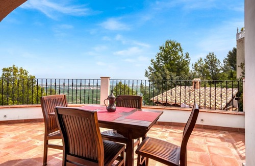 La Font d'en Carros Villa | 238 m² Villa ∙ 2 bedrooms ∙ 4 guests