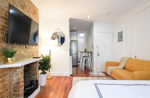 Peter Cooper Village Apartment | 24-17 Renovated Studio Prime Location WD