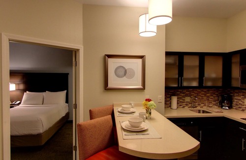 Bryant Pattengill East Condo | 24 Hour Business Center + Fitness Center | Short Drive to University of Michigan